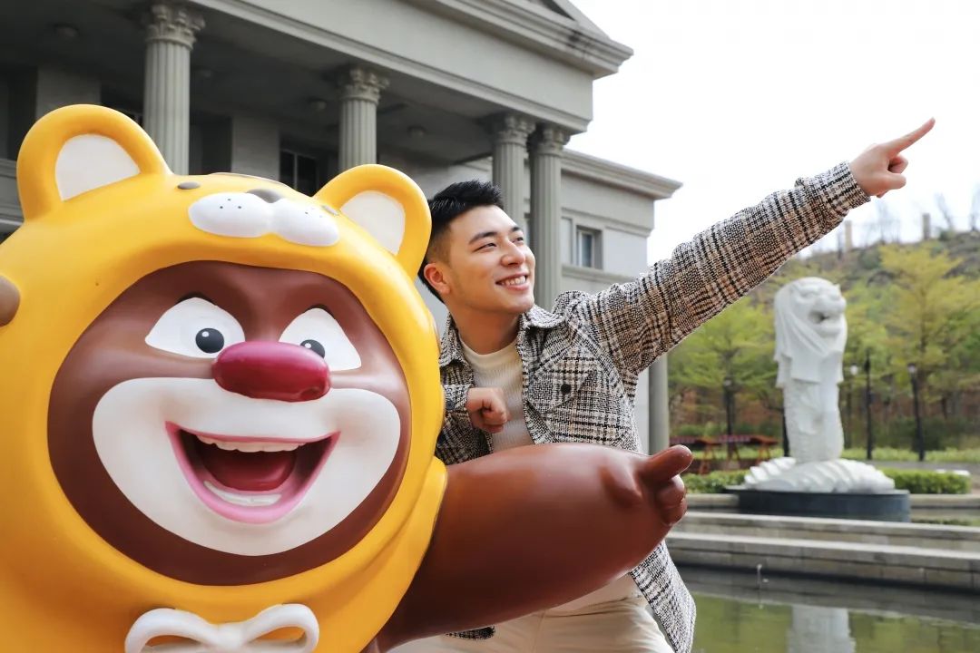 風情新春佳節,帶上自己的家人來遊樂園,在南寧方特東盟神畫不用出國門