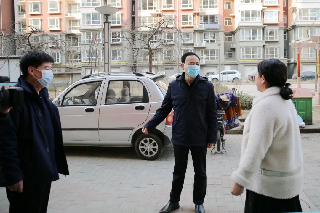 县委书记赵亮,县长徐志连走访慰问支援石家庄医务人员家属