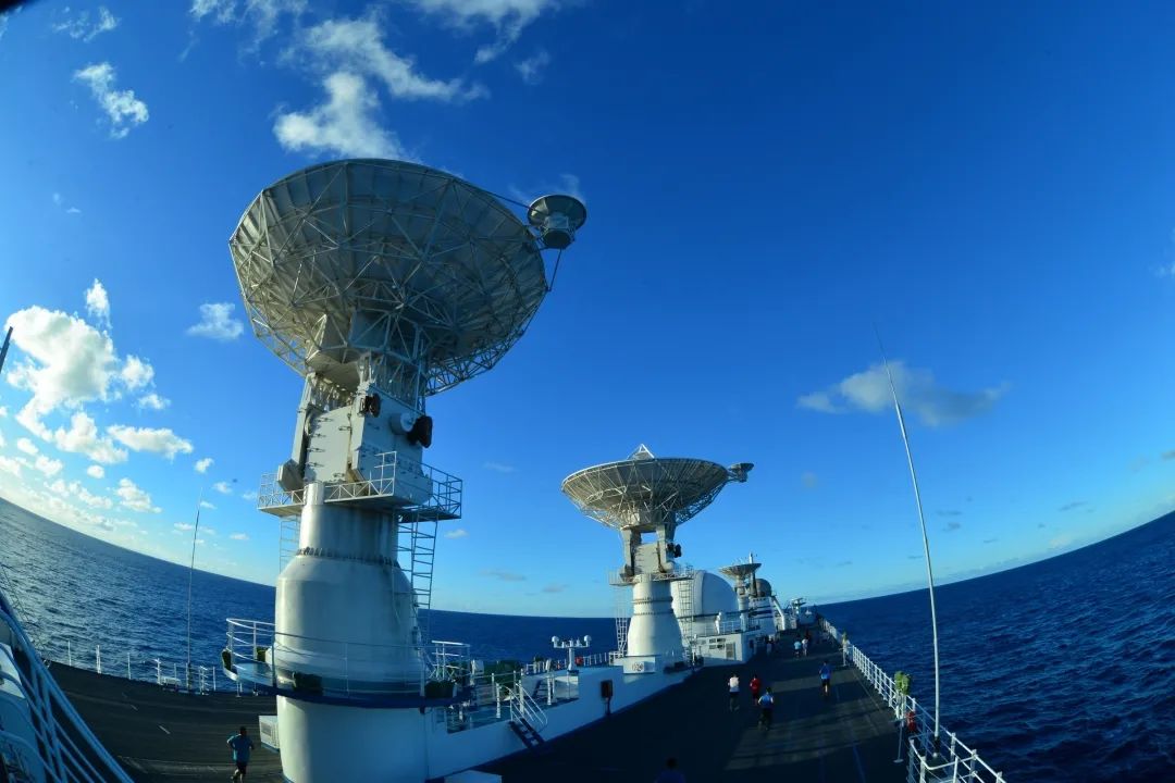 除夕前一天远望6号船扬帆起航