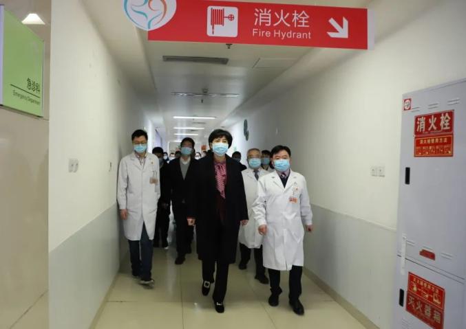 省卫健委党组书记敬静看望慰问坚守一线的工作人员_澎湃号·媒体_澎湃新闻-The Paper