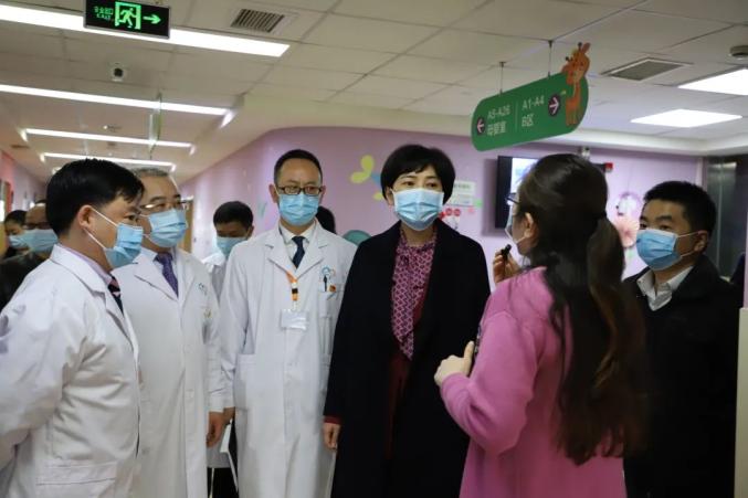 省卫健委党组书记敬静看望慰问坚守一线的工作人员_澎湃号·媒体_澎湃新闻-The Paper