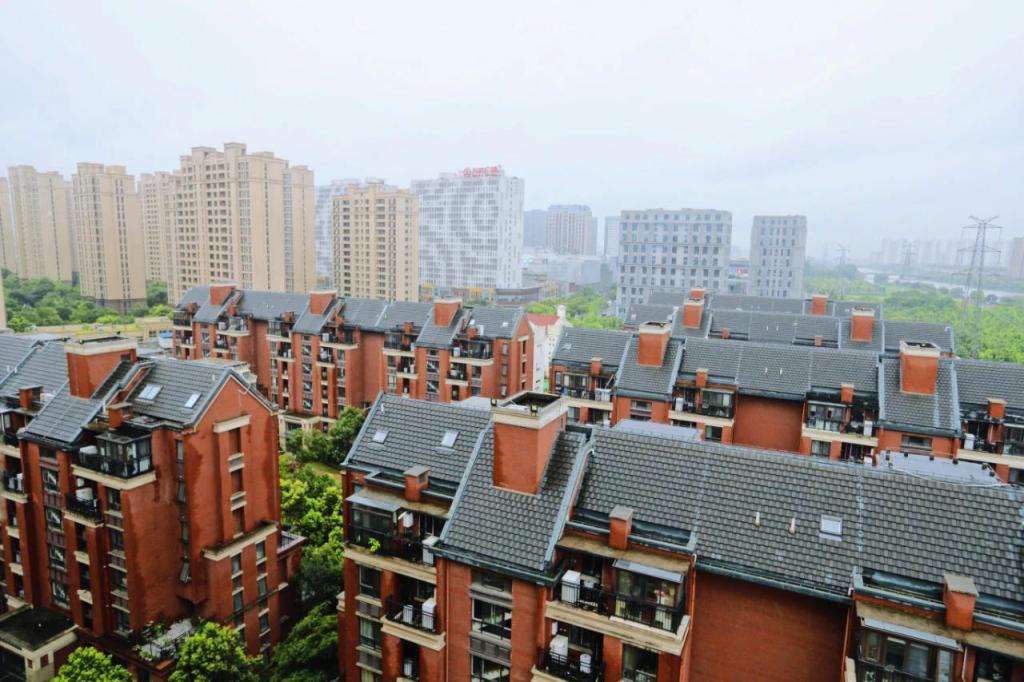 与此同时,松江大型居住社区建设再"加码",松江南站大居14个市属保障房
