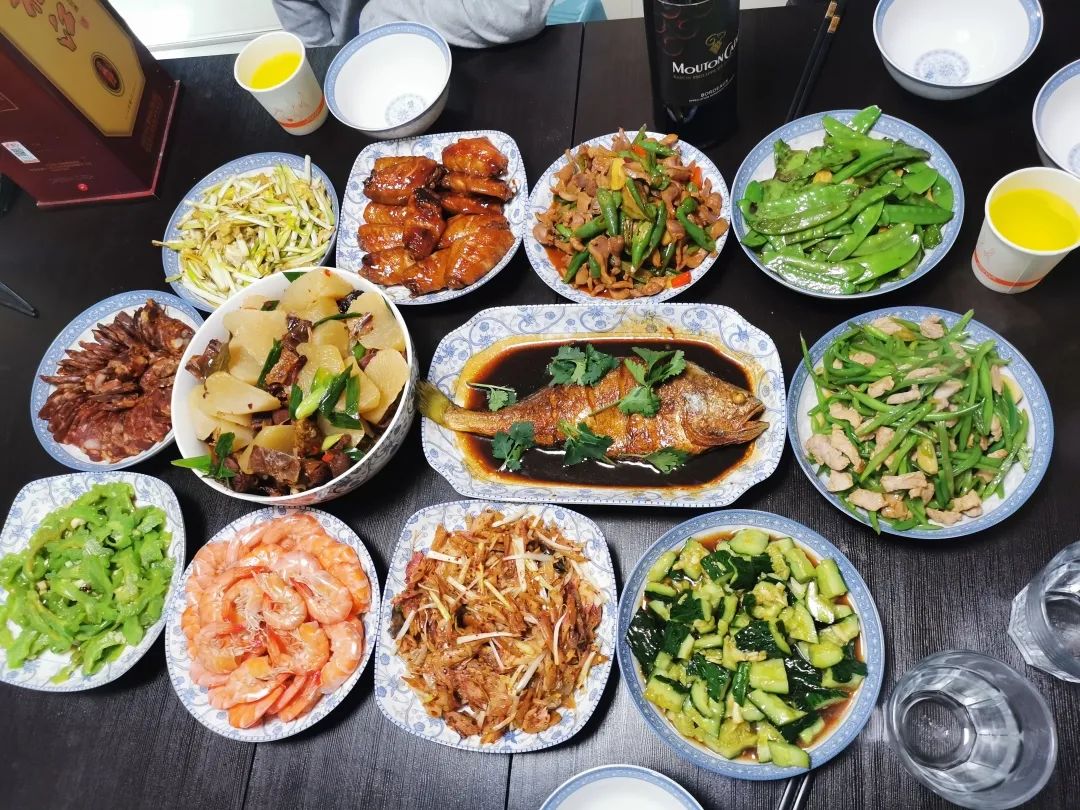 咚咚锵年夜饭上桌武大专属新年开运卡也来啦