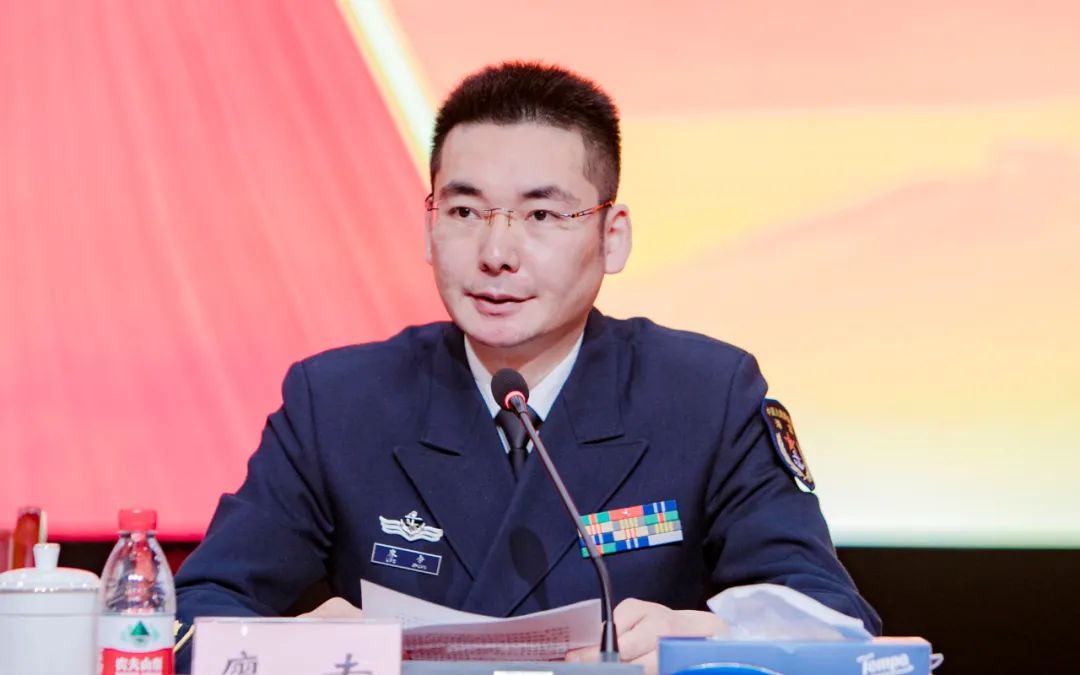 廖专副院长作纪委工作报告医院纪委书记,副院长廖专同志围绕"强化