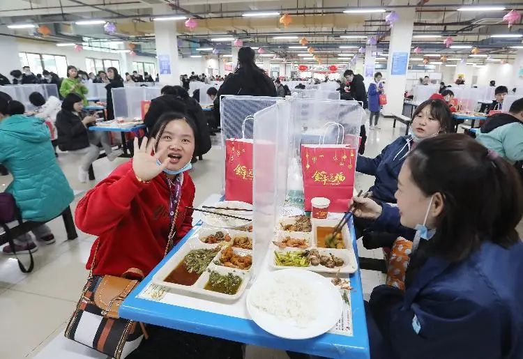 重庆英业达食堂图片