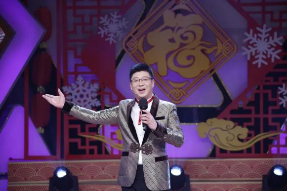 哈尔滨音乐学院民族声乐系教授王庆辉演唱歌曲《美在黑龙江》安与骑兵