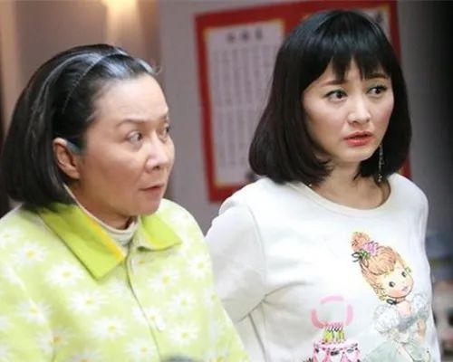 有传言说"马大姐"剧本原本为宋丹丹而写,人们将她和宋丹丹对比,说