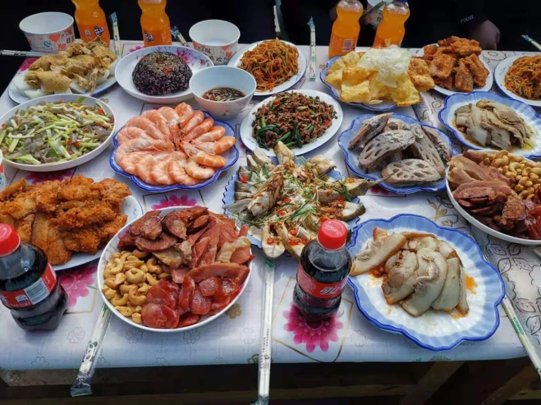 牛年我在岗丨警察蜀黍舌尖上的年夜饭