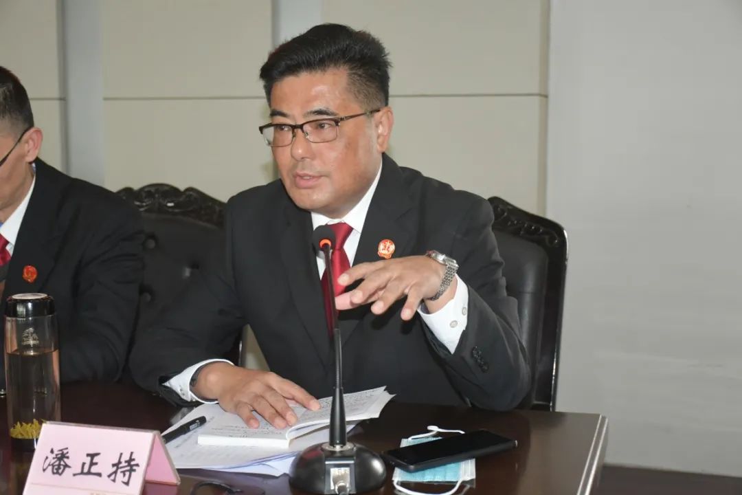 会上,该院党组成员,副院长刘彬宣读了《富顺县人民法院关于2020年度