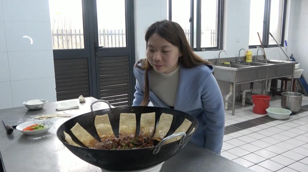 在起,尹维孟平面包装:吴迪,孙承龙后期:沈涛,陈天玮,张一鸣,顾姜悦,姚
