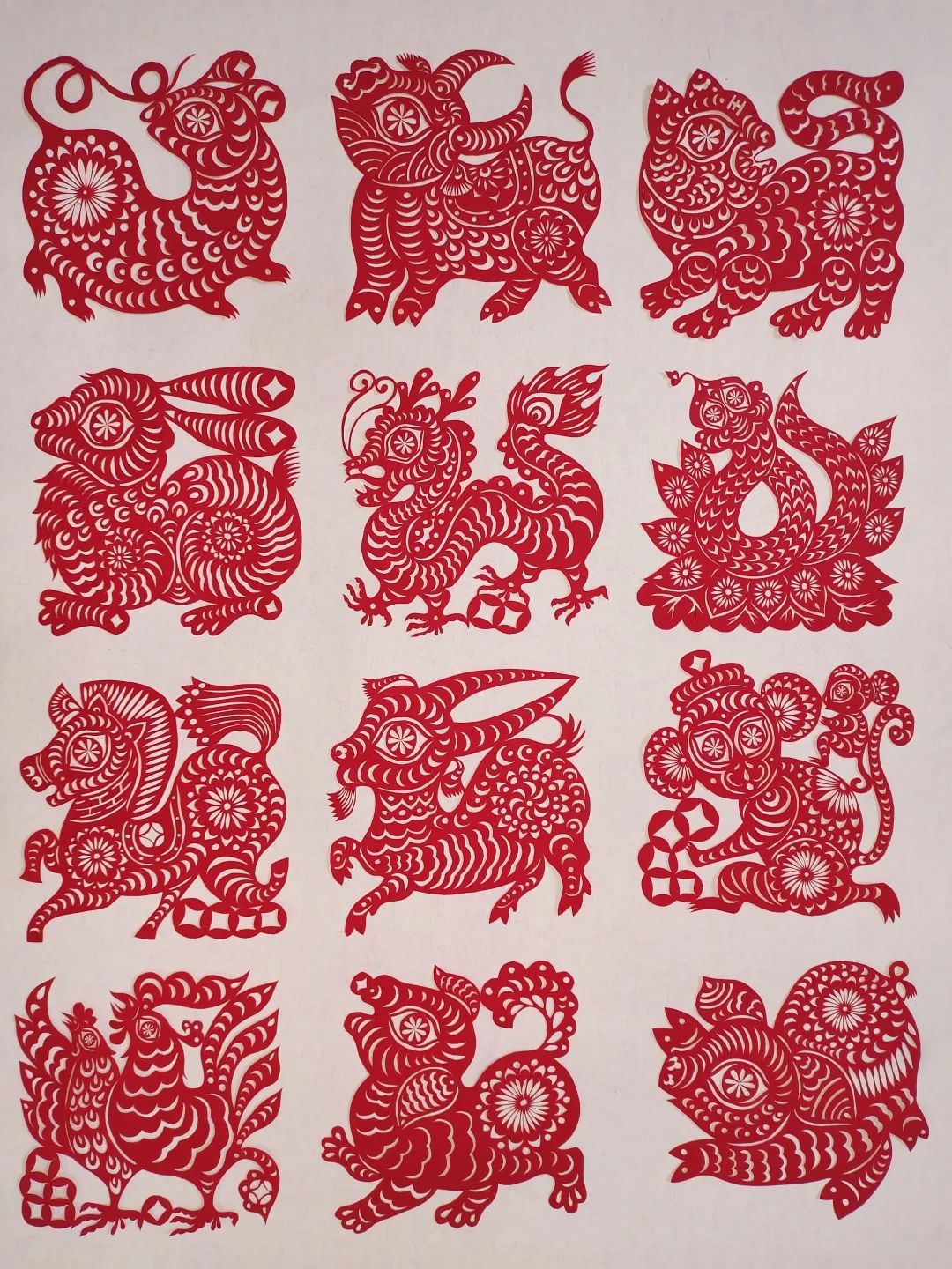 黄龙县剪纸非遗传承人贺强 为大家送上春节剪纸教程 一起来学习吧