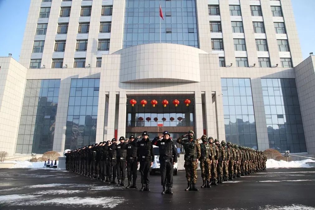 春节我在岗梅河口市公安局大家庭成员守护平安向全市人民献礼