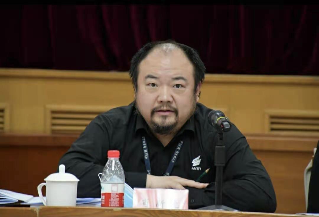 副书记)王学坤(全国政协委员,中国青少年研究中心党委书记,主任)张 威