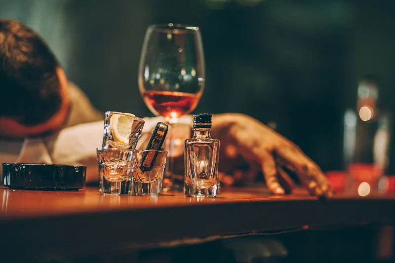 酒逢知己千杯少只怕一杯就醉倒如何做到千杯不醉