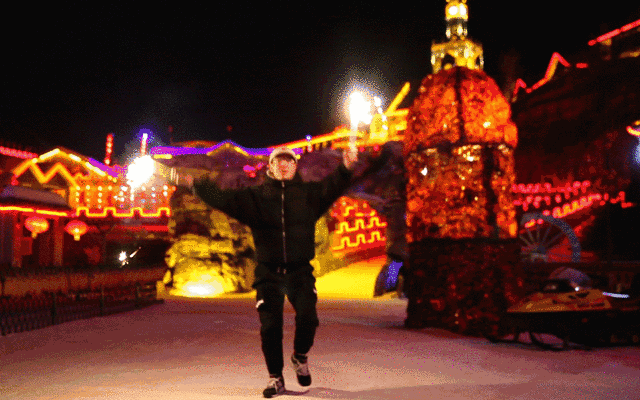 "冷烟花"又称冷光烟花,是烟花爆竹产品中的一种.