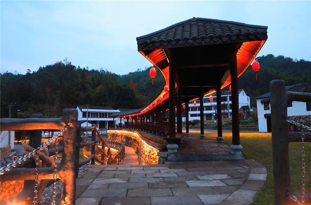 鹿城藤桥岙底村 周炳法 摄洞头区大门镇迎春装饰 洞头区委宣传部供图