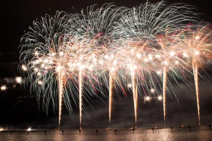 冷烟花不冷很危险