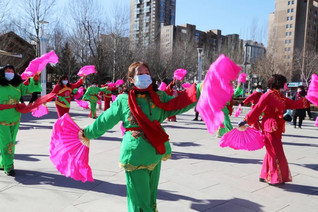 打鑼鼓 扭秧歌 鬧新春 迎新年