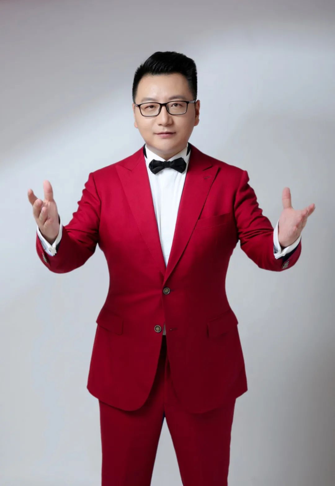 歌唱三牛精神威海籍著名词作家曲波推出原创歌曲牛转乾坤