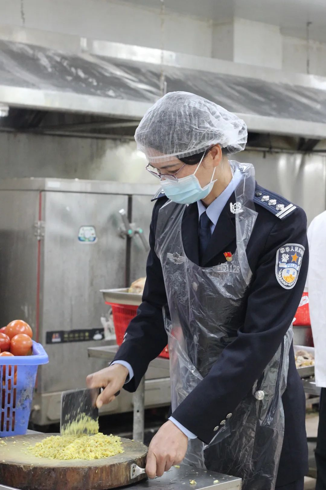 广东监狱警察的年味藏在不一样的衣食住行里