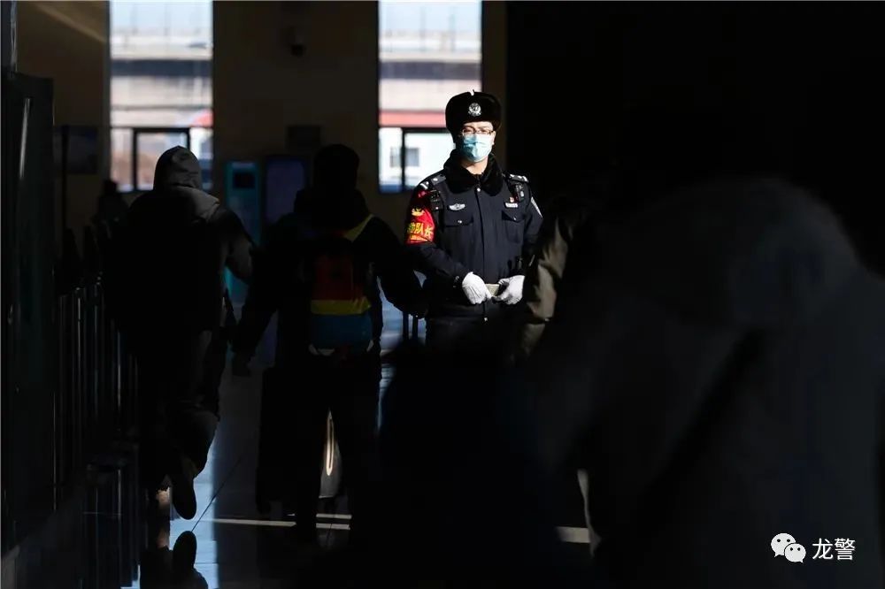 春节我在岗一组照片了解黑龙江铁路警察的春节