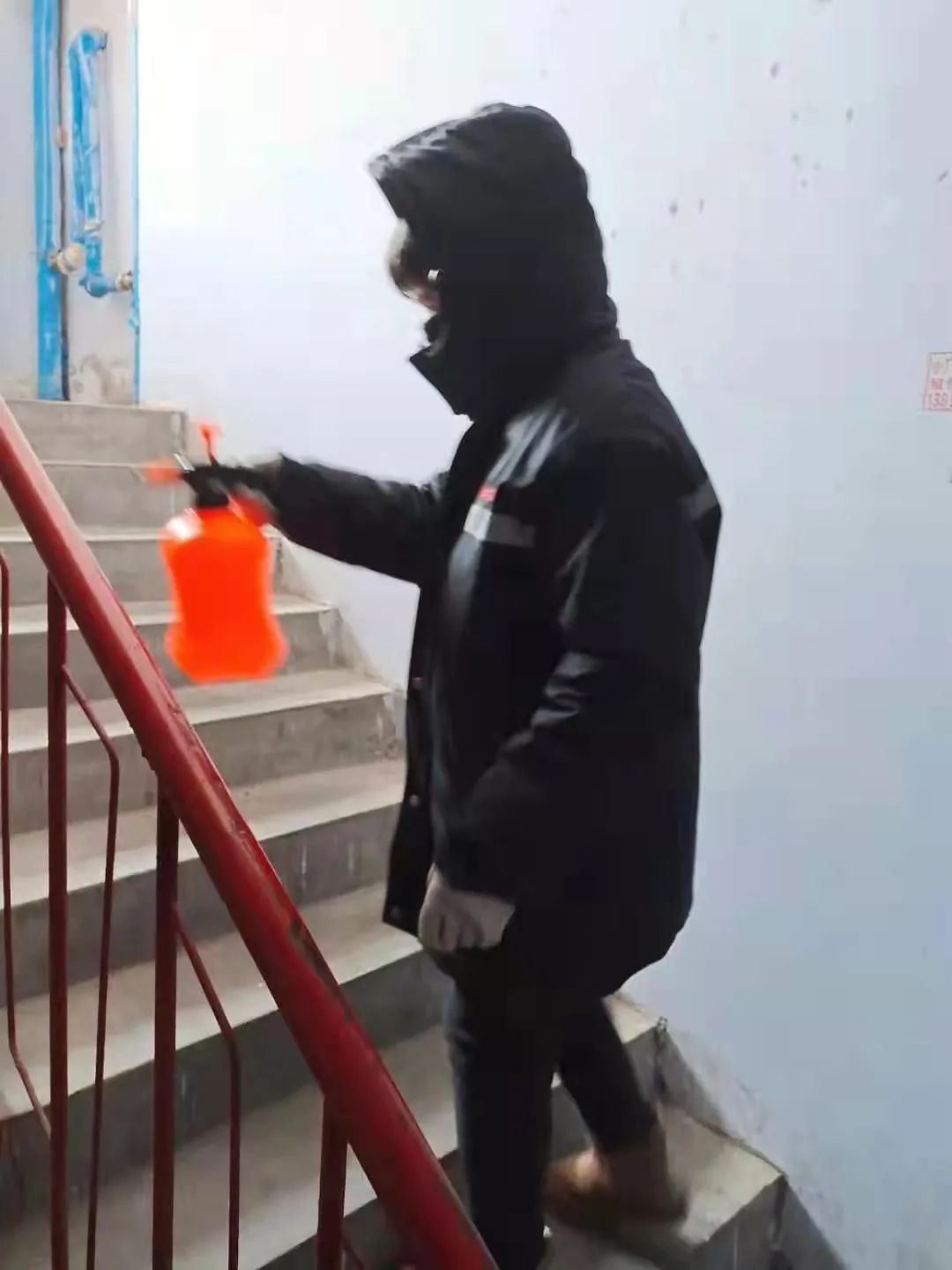 防控疫情,物业人在行动——为业主筑起安全防线!_澎湃号·政务_澎湃新闻-The Paper