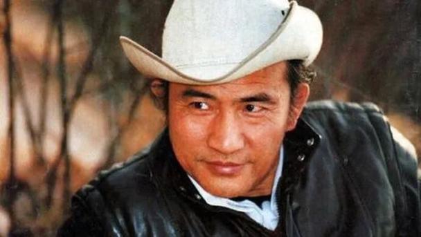 老友眼中杨在葆看不中的剧本决不接媚上轻友者决不交