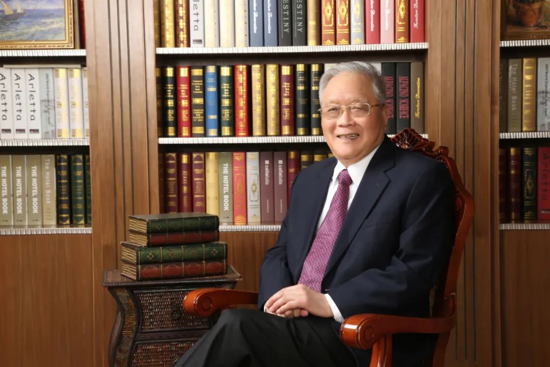 "90后"陈光中在线催学生交作业,"晚交要扣分!