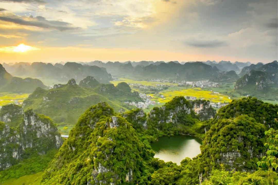 旅游线路选择,如金秀县古沙沟景区,圣堂山景区,银杉公园景区,莲花山