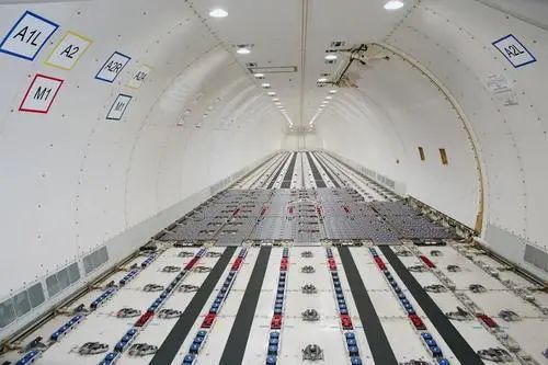 顺丰航空波音767-300改装货机内部