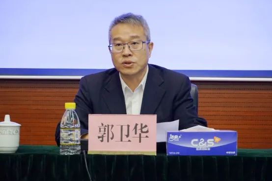 会上,郭卫华充分肯定了全体工作人员过去一年的工作成果和年前及春节