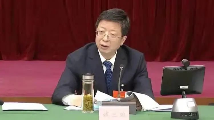 钱三雄在审议省政府工作报告时强调全面深入落实报告提出的各项部署和