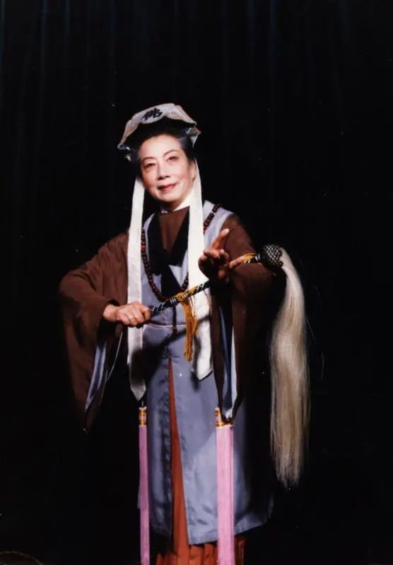 沪语悦读沪剧人生第二集引我进入沪剧圈子的第一人王雅琴