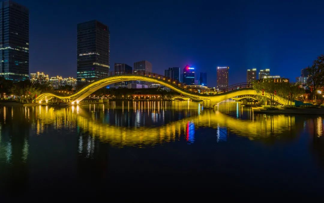 立体数字水帘桥&nbsp;摄/宋兹檀