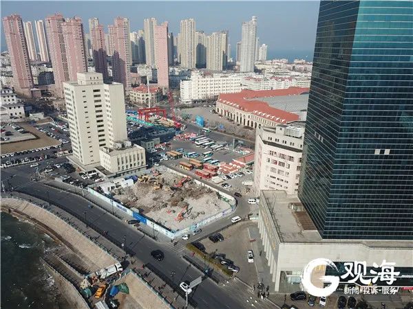 今年青岛湾广场项目还将启动拆除海润大厦,华联商厦等建筑,完成一期