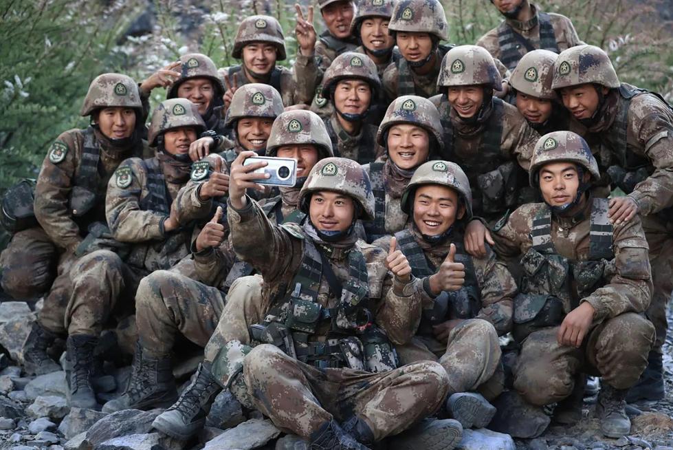 致敬英雄这样的团长这样的兵