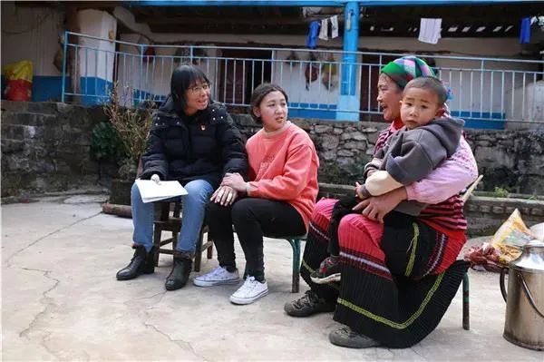 这个寒假,张桂梅又踏上了家访路