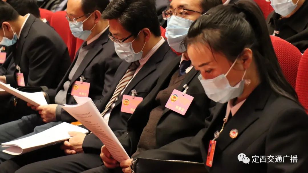 应邀出席会议的还有: 刘念宗,秦素梅,牛兴民,郑红伟,单发勤,梁笑玉