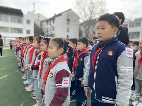 开学第一课,从升国旗仪式开始在苏州市沧浪实验小学苏州科技城实验