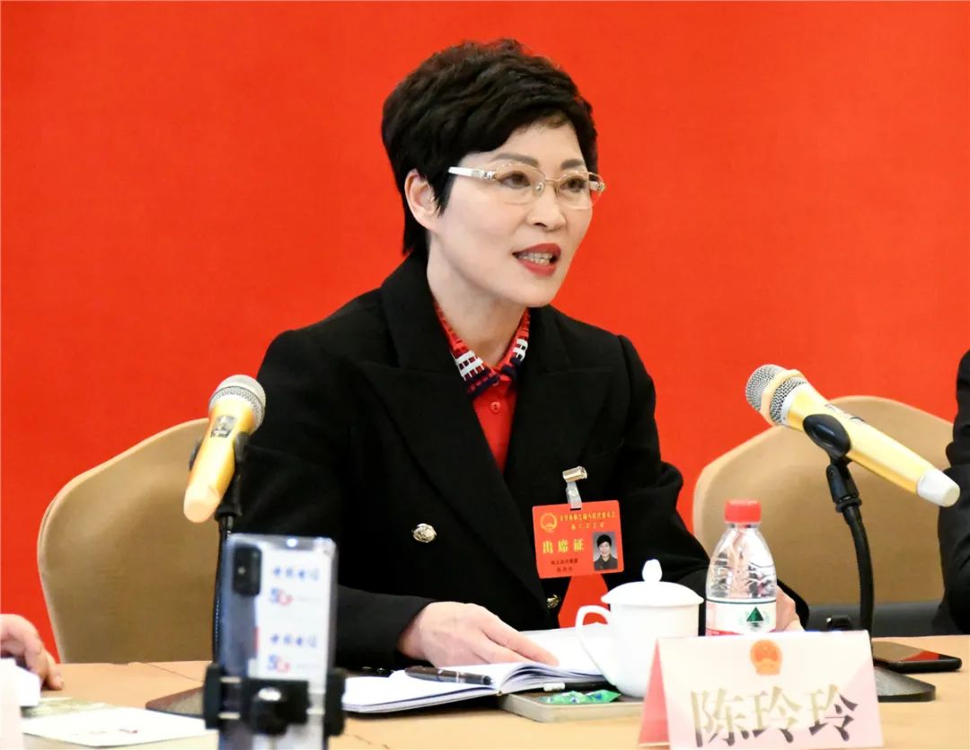 陈玲玲在参加武义代表团审议时强调——以武义的出新出彩为"先行之市"