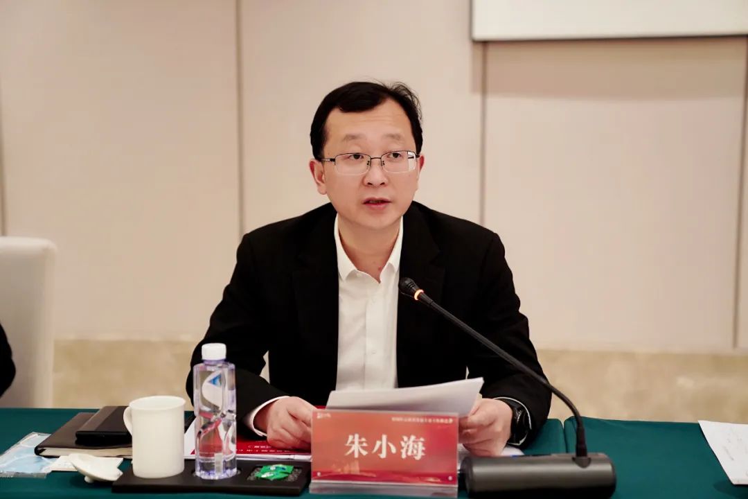 区委常委,常务副区长朱小海通报了相城区企业上市(挂牌)推进情况及下