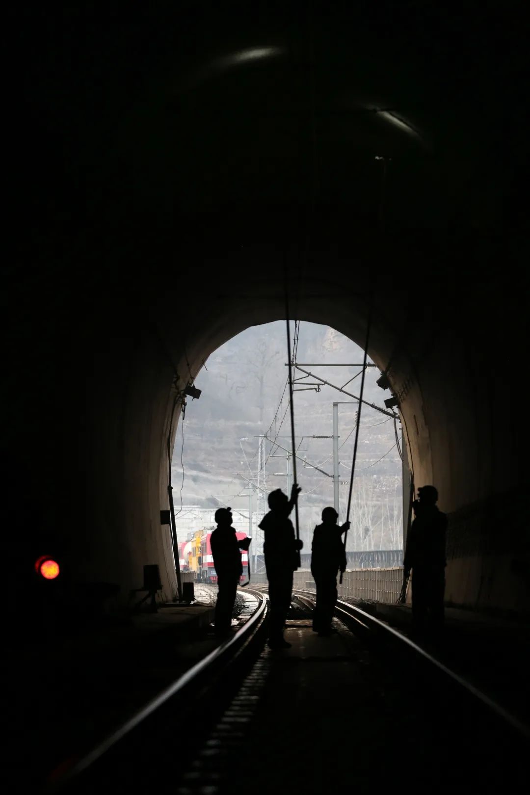 太行山铁路隧道里的"清道夫"