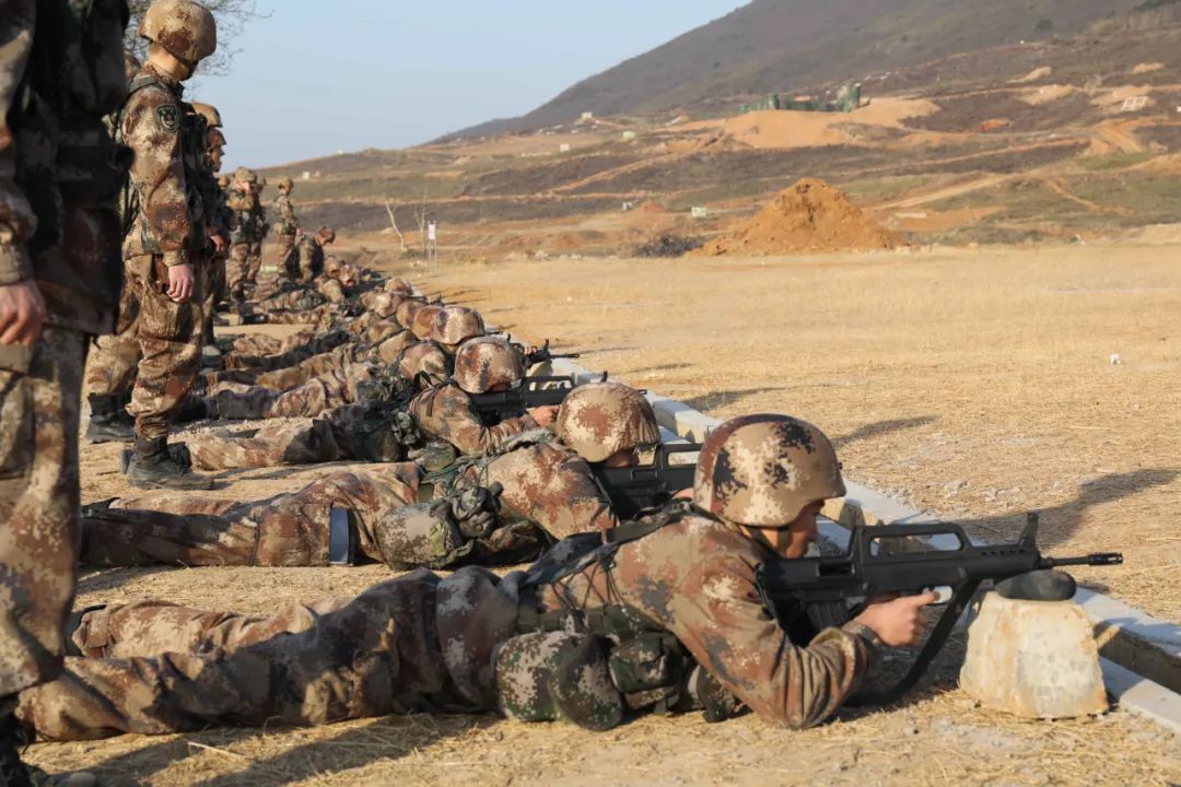 "红军营",牛年第一枪!