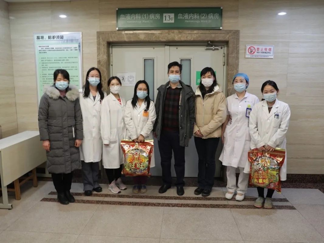 高兴华副院长除夕看望我院七年制值班和春节留院学生