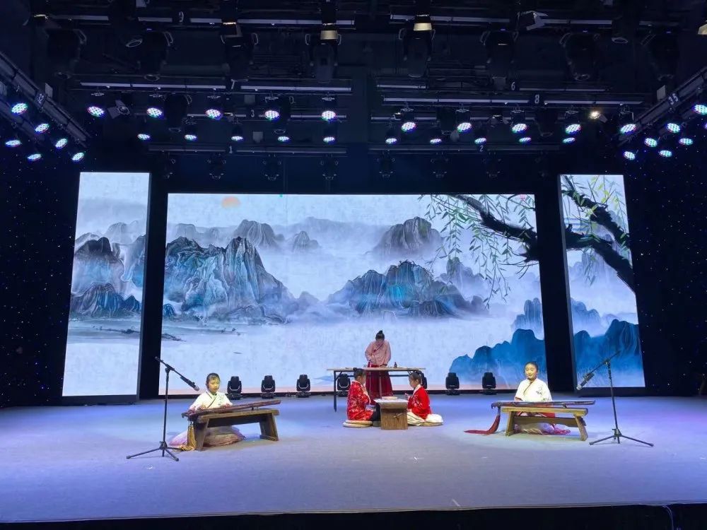 亿发娱乐讲课老师皆为新闻主播