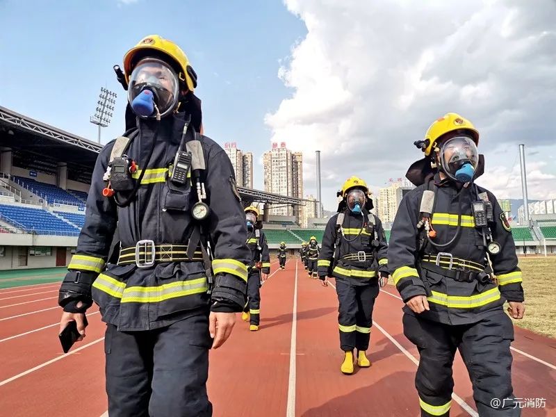 開展空氣呼吸器性能測試 切實掌握自身空呼耗氧情況 ↓↓↓ 全副武裝