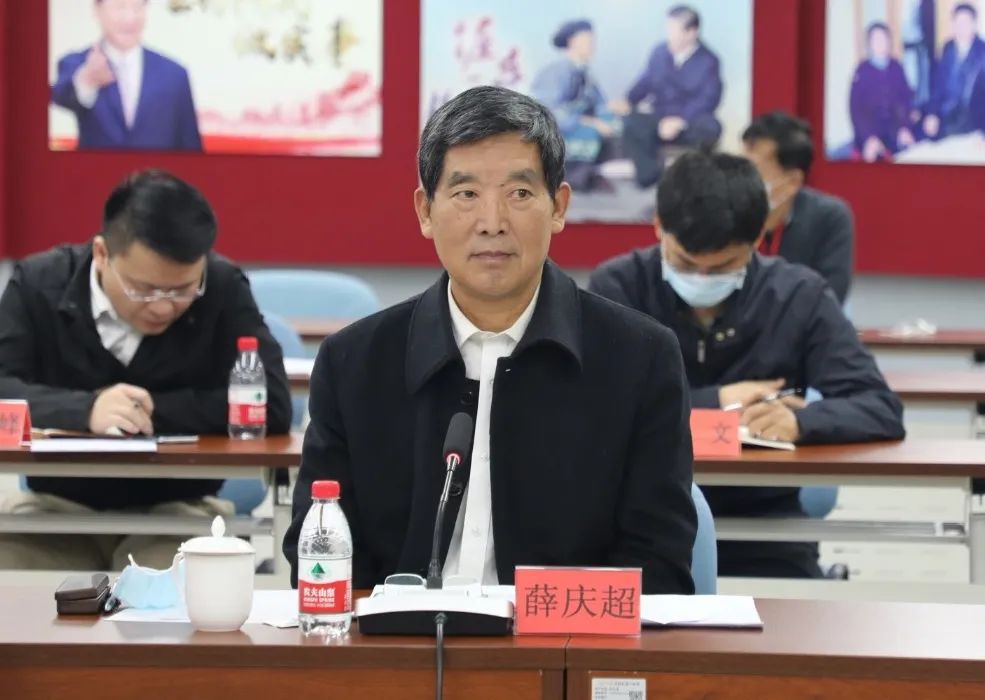董振华认为,从马克思主义价值论看,党的百年历史启示我们,坚持人民