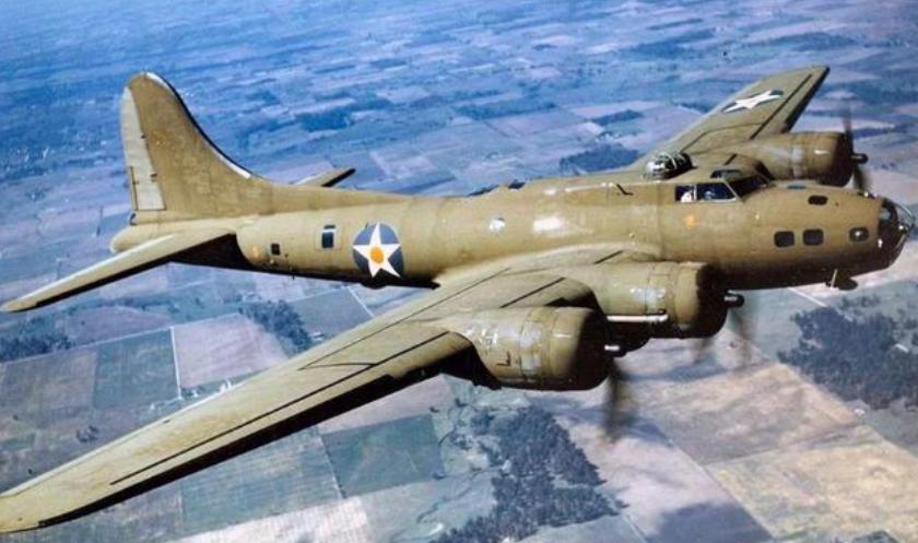 b17轰炸机 图源于网络第452轰炸机大队一架b17首先成为牺牲品,一苘"