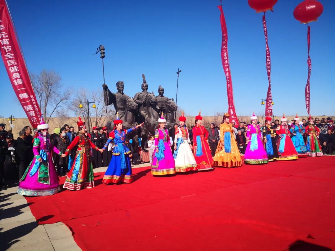 文化进万家县乌兰牧骑2021年迎新春闹元宵走基层文化惠民演出精彩上演
