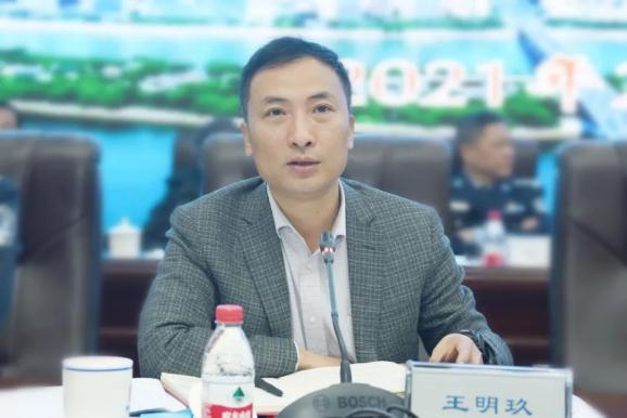 雨花区委常委,政法委书记王明玖出席会议并讲话.